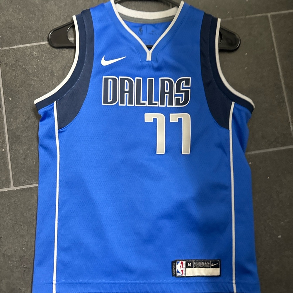 Luka Dončić kids medium jersey